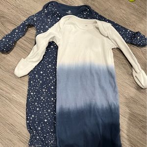 Honest Baby Clothing 2 Baby Gowns 0-6 months